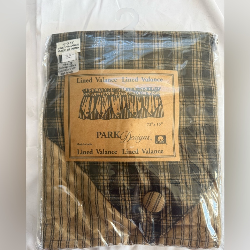 Plaid Lined Valance in Black and Tan 72x15